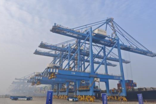 通辽港全国产全自主集装箱自动化船埠项目照片.png
